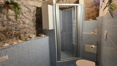 Domu Malaspina - Foto 2, Shower