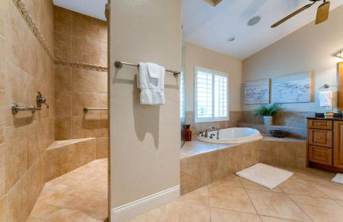 Villa Hibiscus-Waterfront-Free Heated Pool-Dock-Bikes-Other Amenities - Photo 9