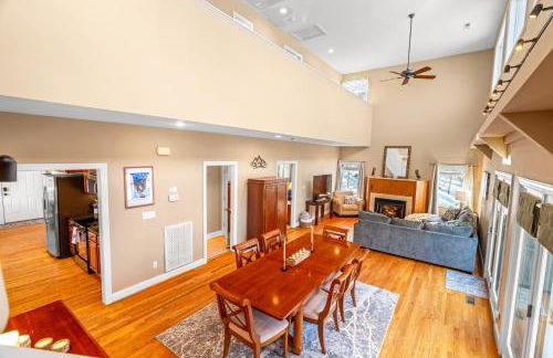 Spacious Family Retreat-Hot tub & Game Room - Foto 16