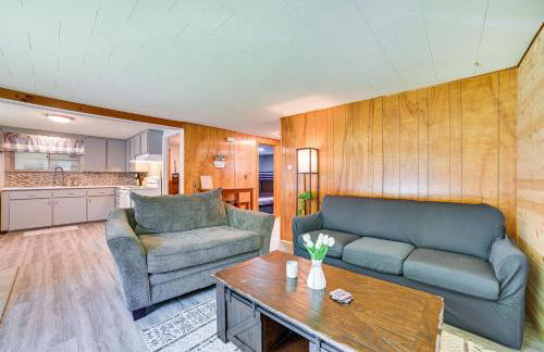 Prudenville Family Home with Game Room and Fire Pit! - Foto 5