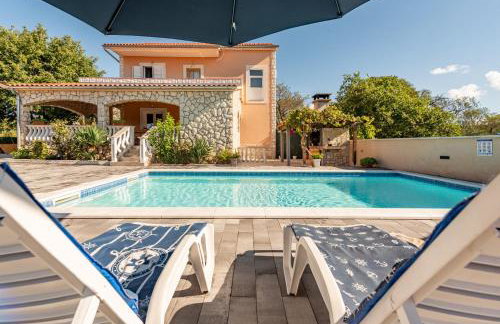 Holiday House Laetitia with pool - Foto 1