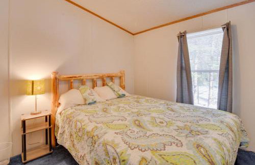 Houghton Lake Area Home with Fire Pit and Yard! - Foto 15