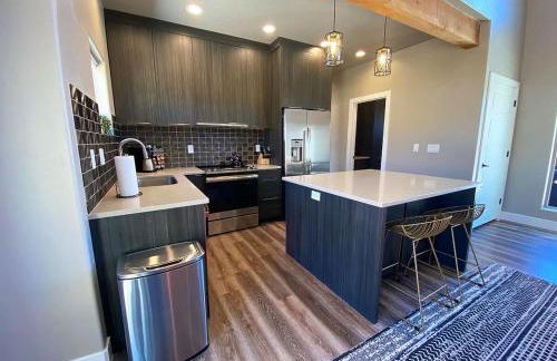 Timber & Tin G 2Bed 2Bath w Pool & Rooftop Deck - Foto 48