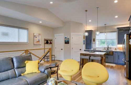 Anchorage Apartment with a View about 3 Mi to Airport - Photo 9