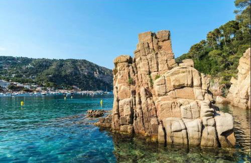 Sunny Costa Brava Getaway with Big Private Terrace - Foto 33