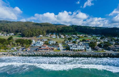 1 block to beach, Private Hot Tub, Fire Pit and BBQ - Foto 42