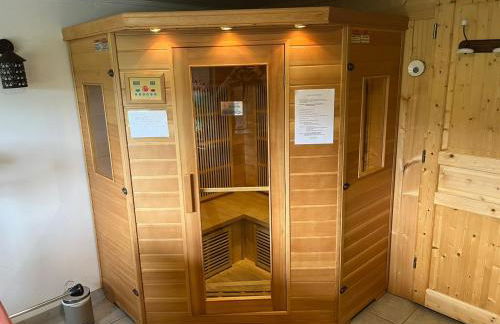 Chalet entier, vue panoramique, ruisseau et sauna. - Foto 44