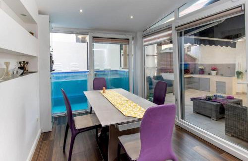 Luxury apartment Martinis with pool - Photo 13