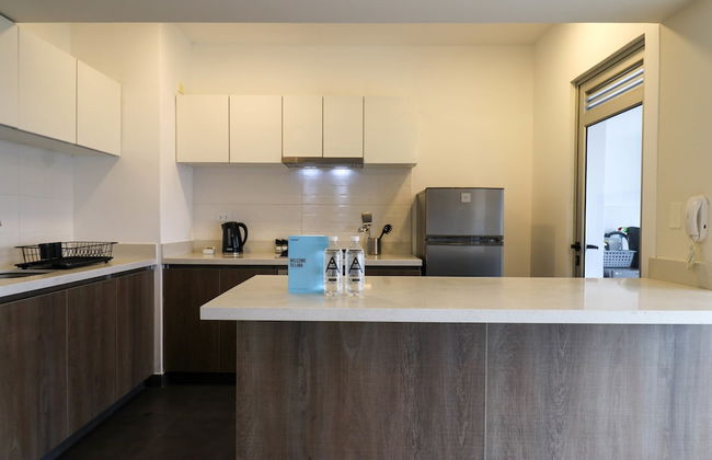 w Admirable 2BR w Modern Balcony in Miraflores - Photo 3