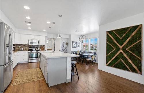 5 Bedroom 4 Bath Boutique Home PREMIUM LOCATION + heated pool option - Foto 13