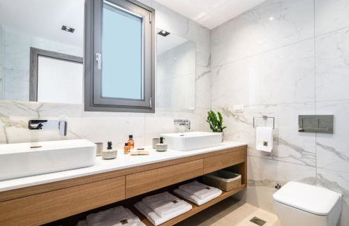 Antonia Villa - Luxurious Serenity with Private Pool, by ZanteWize - Foto 7