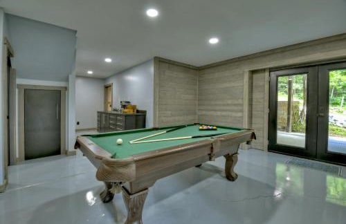 The Chariot - Creek Front with HotTub, Fire Pits, Billiards, EV Charger - Sandalwood Stays - Foto 2