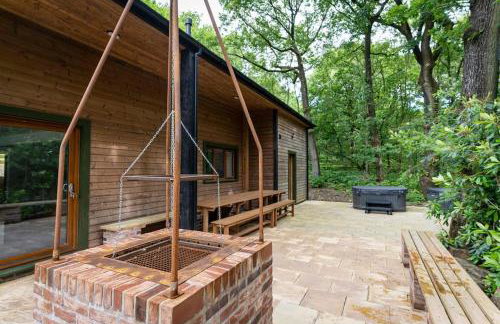 Errwood, woodland lodge with hot tubs for 14 - Foto 13