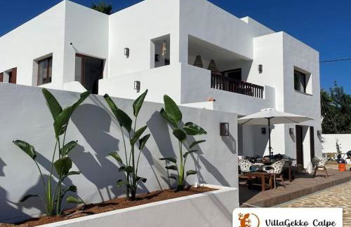 Off-grid Luxury Villa with Tikibar by the pool. - Photo 22