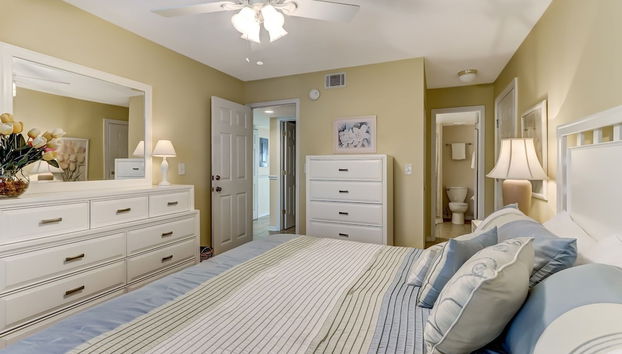 Seashore Condo with Balcony Overlooking the beach and the Atlantic by RedAwning - Foto 3, Habitación