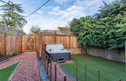 Cotswold holiday let with hot tub - The Old Garage - Foto 35