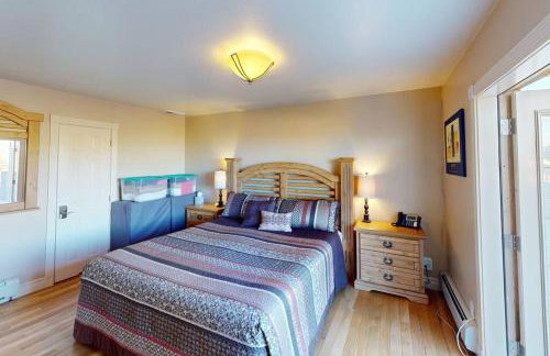 Tacit Shadow Resort Shangri-La King Suite, Gym, Coffee Bar, Hot-Tub, Free Laundry, Food Available - Foto 2