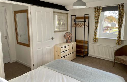 Taylor Way - Superb Apartment with Living Room and Private Gated Parking - Foto 12