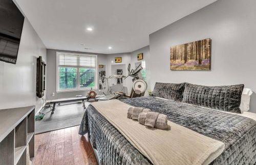 The Retreat at Wildwood - Hot Tub Theater & Deck - Foto 31