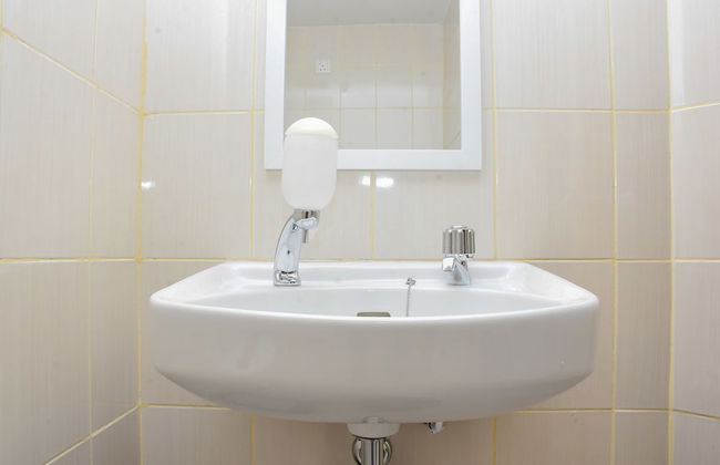 Cozy and Comfy Studio at Amethyst Apartment - Photo 10