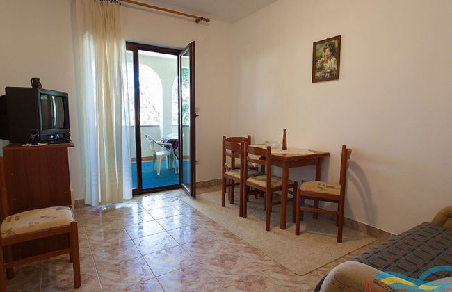 Spacious Apartment With Terrace & Garden Grill - Foto 13