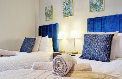 Large 5-Bedroom Home, Perfect for Long Stays & Team Accommodation - Foto 50