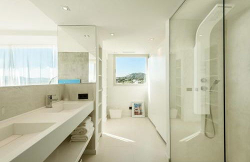 Charming Ibiza Villa with 4 Bedrooms, 1265 - Foto 17