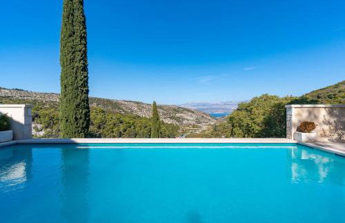 Villa Ani! Traditional and luxurious 4-bedroom villa with heated pool and sea views - Foto 37