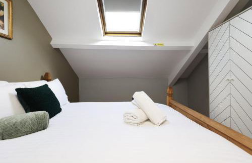 Modern Comfort 4 Bedrooms and Great Location - Foto 50