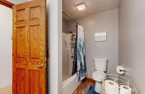 100 Yards to Foster Reservoir! Home with Hot Tub - Foto 17