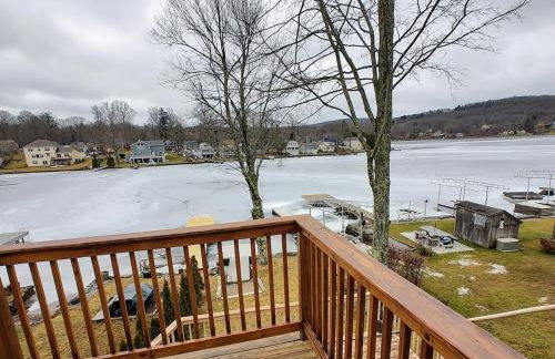 Waterfront Cottage at Highland Lake with Dock - Foto 34