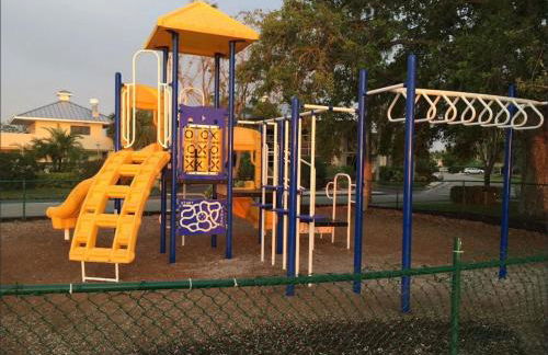 Beautiful New Luxury Townhome with Private Beach and Swimming Pools - Foto 50