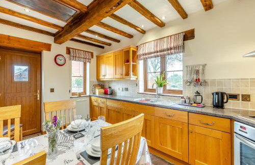 The Lodge - Photo 10