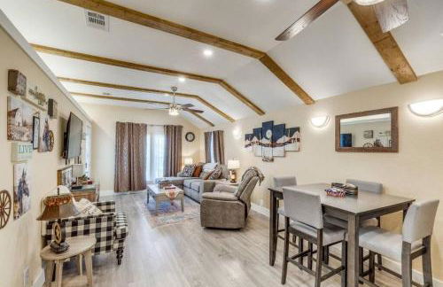 StockYards! Less than 4 minutes-Sleeps 8-Lee House - Foto 8