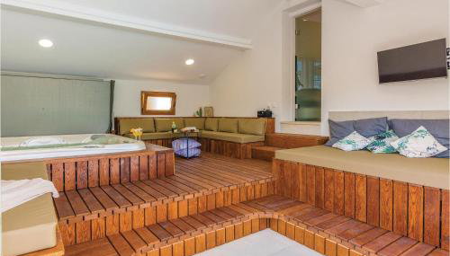 Awesome Home In Pridraga - Foto 2