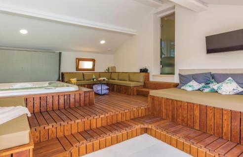 Awesome Home In Pridraga - Foto 2