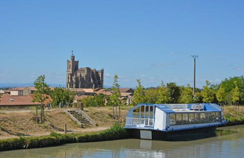 Tranquil Villa with Pool - Foto 31