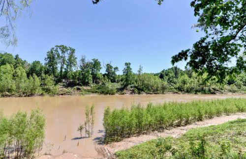 Riverside country retreat with easy access to all that Houston has to offer - Foto 29