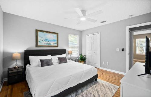 Peaceful Pearl Retreat- 5 Minutes to Downtown, 10 Minutes to Beach - Foto 6