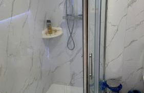 Aurang House, 1 Bedroom, with Kitchen, 55" Flat TV, Private Parking - Foto 12