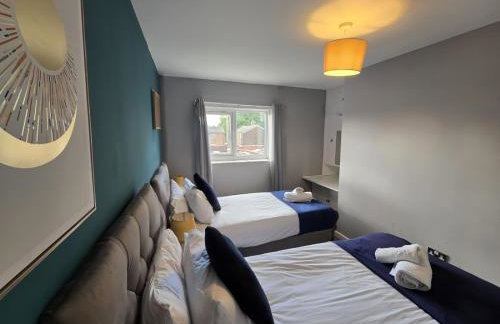 2ndHomeStays- Willenhall-A Serene 3 Bed House with a Garden View-Suitable for Contractors and Families-Sleeps 9 - 7 mins to J10 M6 and 21 mins to Birmingham - Foto 33