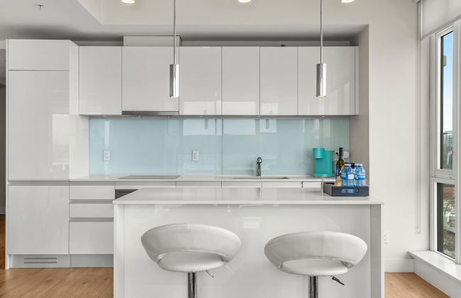 By Stampede Free Parking Banff Pass Wine More - Photo 3