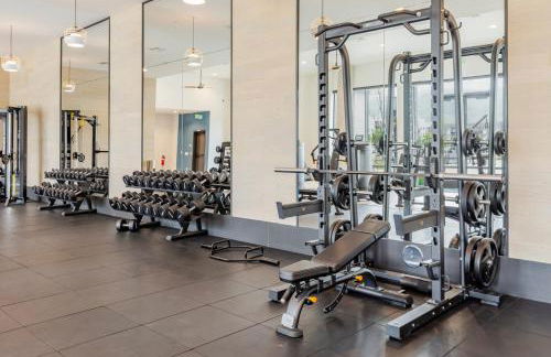 Blueground East Industrial pool AC nr park SFO-1850 - Foto 24