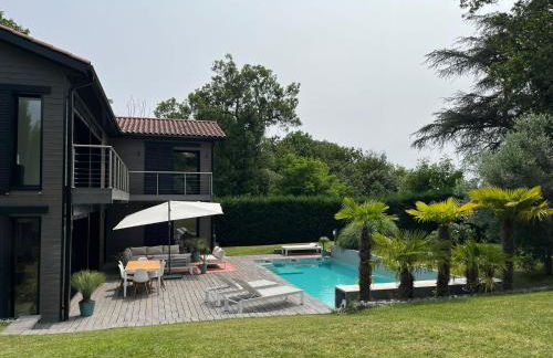 VILLA piscine à proximité de Lyon - Foto 15