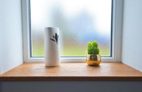 Westhoughton 3 Bedroom House - Free Parking - Photo 33