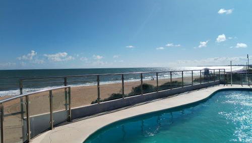 Islantilla-Apartamento con piscina y garaje en primera línea de playa - Foto 3