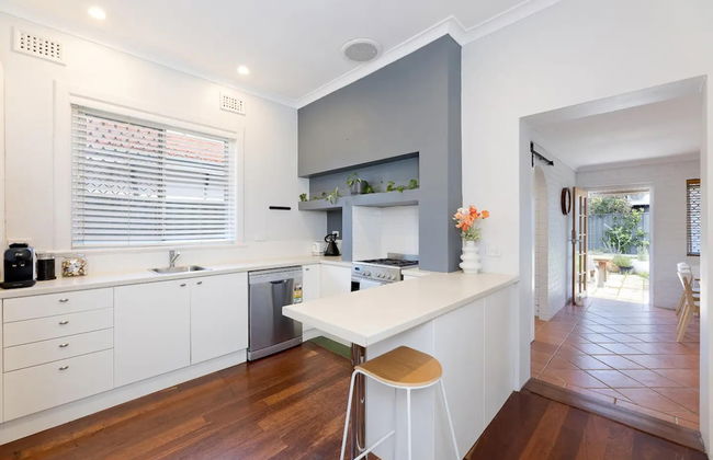 Beautiful 3BR Family Home With Backyard and BBQ - Photo 8