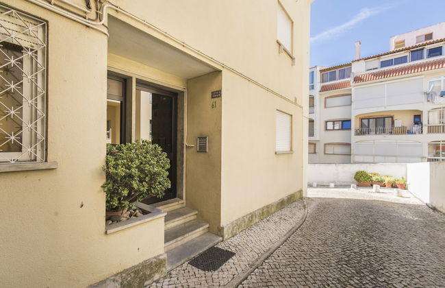 Cozy Seaview Apartment - Photo 15