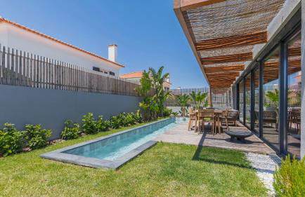 Stunning Beach House with Pool by LovelyStay - Foto 15