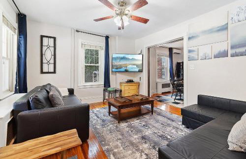 Main Line Manor 3BR with King Beds & Patio & Backyard - Foto 1